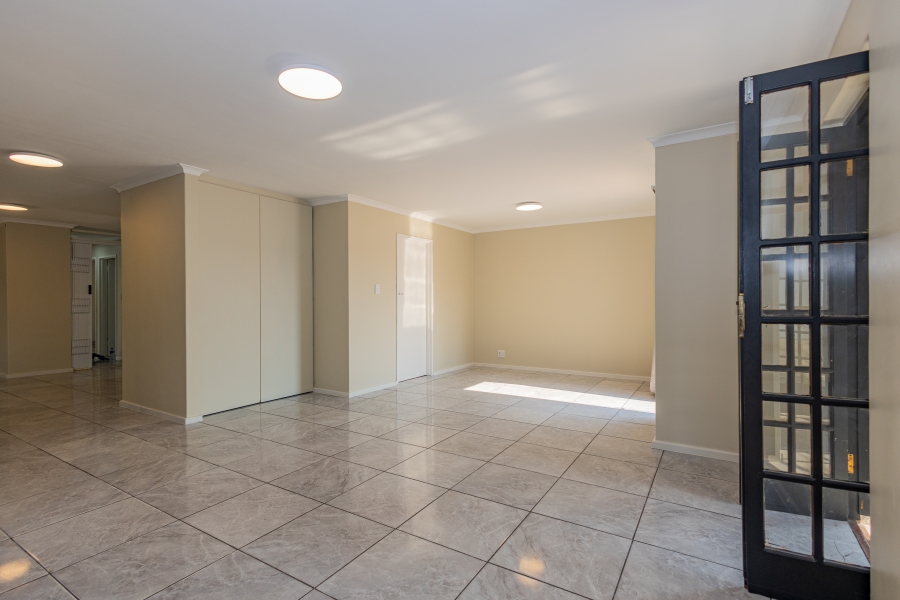 5 Bedroom Property for Sale in De Bron Western Cape